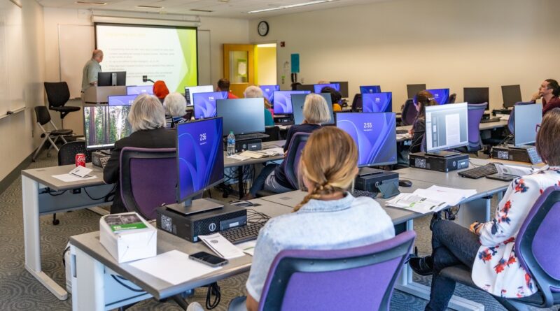 Paul Weingartner and Kathleen Pickens lead a workshop on Artificial Intelligence tools at Convocation 2023