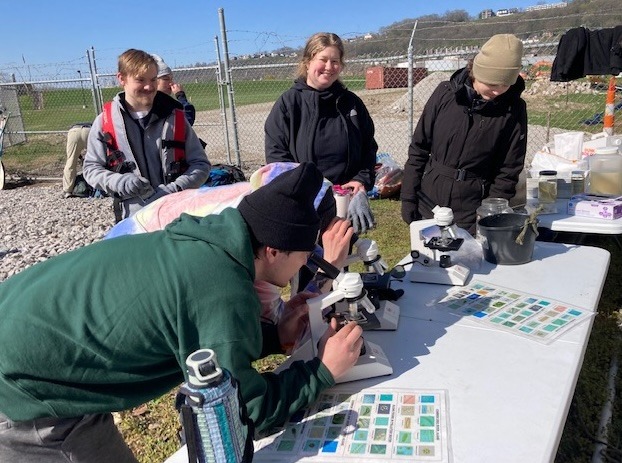 Environmental students analyzing the water samples from Mill Creek