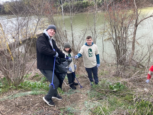 Students at Ohio River Sweep Cleanup - Spring 2024