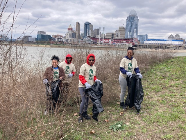 Students at Ohio River Sweep Cleanup - Spring 2024